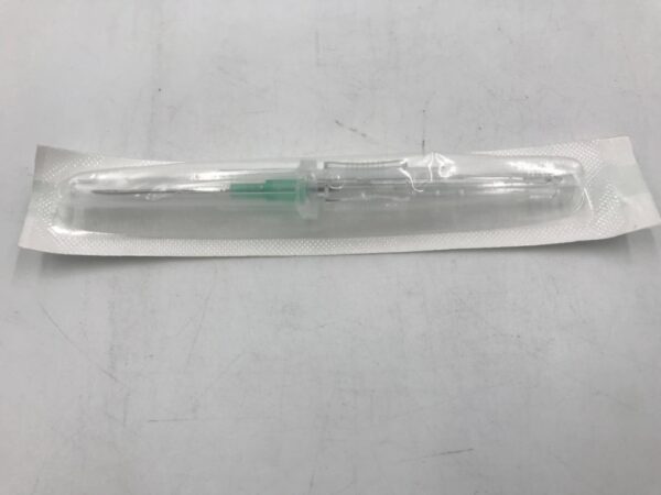 Smiths Medical 3065 Jelco ProtectIV Plus Safety I.V. Catheter-Radiopaque 18G x 1 1/4" (X)