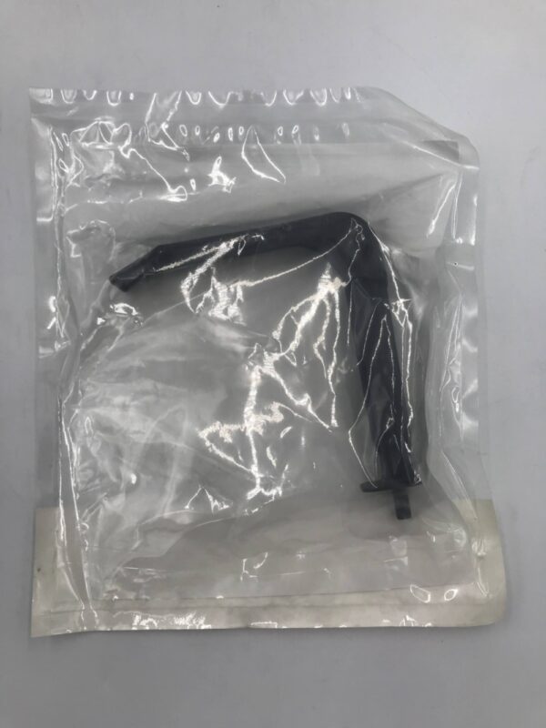 OBP Medical C100110 OneTrac Single-Use cordless Retractor w/ Bulit-In Light Source 135mm x 30mm (X)