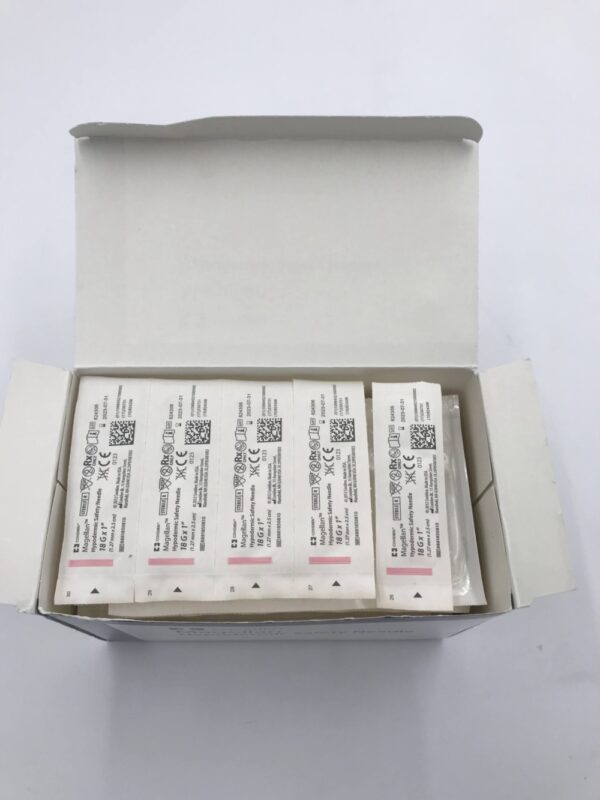 Covidien 8881850810 Magellan Hypodermic Safety Needle  18G x 1" (50/Box) (X)