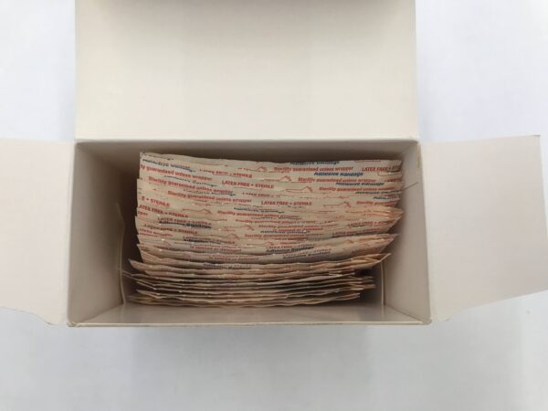 Medichoice ABN3075A Fabric Adhesive Bandage 3/4" x 3" (100/Box) (X)