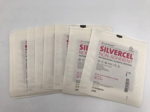 Systagenix 900404 Silvercel Non-Adherent Antimicrobial Alginate Dressing with EasyLift Precision Film 4 1/4in x 4 1/4in (10/Box) (X)