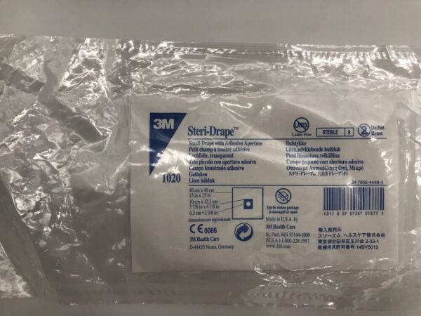 3M 1020 Steri-Drape Small Drape with Adhesive Aperture 40cm x 40cm (15in x 15in) (X)
