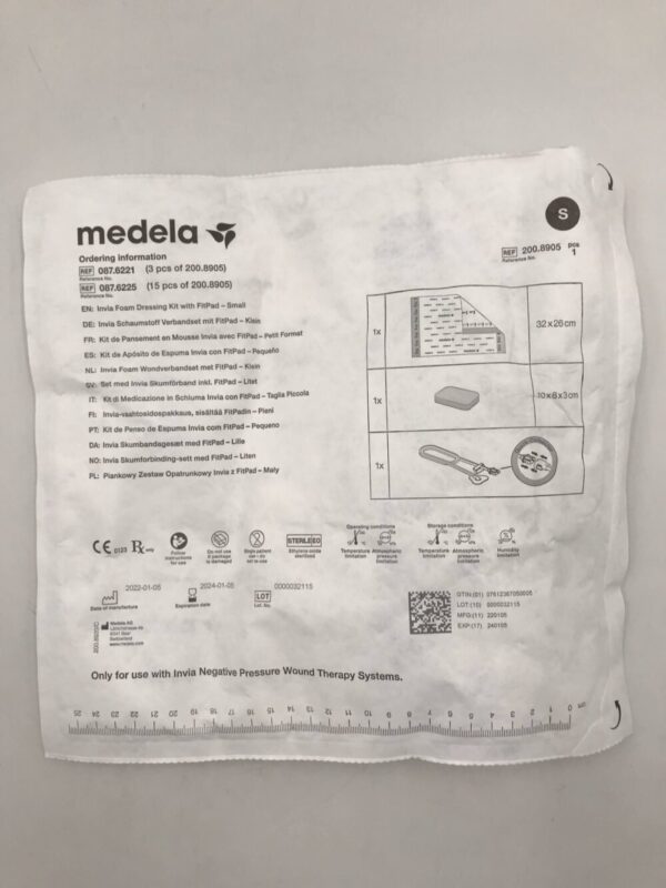 Medela 200.8905 Invia Foam Dressing Kit with Fitpad - Small (32x26cm) (10x8x3cm)