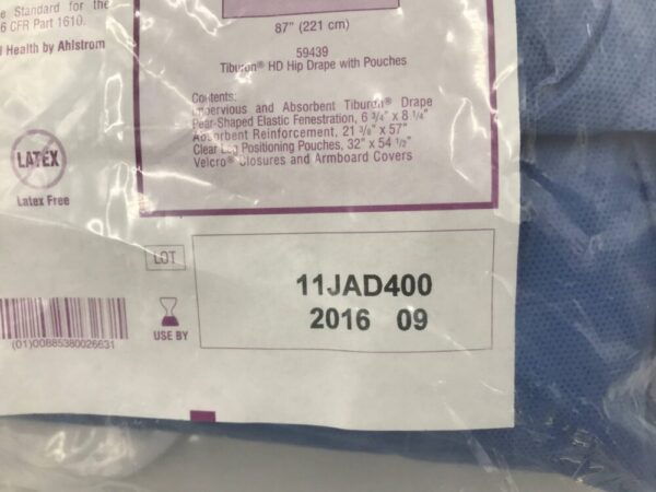 Cardinal Health 59439 Converters Tiburon HD Hip Drape with Pouches AAMI Level 4 117" (297cm)  - 134" (340cm) - 87" (221cm) (X)