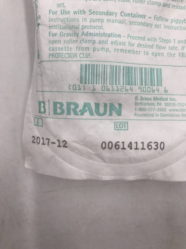 Braun US3130 Ultrasite IV Set for Outlook Safety Infusion System 15 Drops/mL (X)