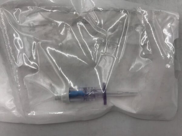 CareFusion MV0500 MaxGuard Multi-Dose Vial Access Spike with Standard Needleless Connector (X)