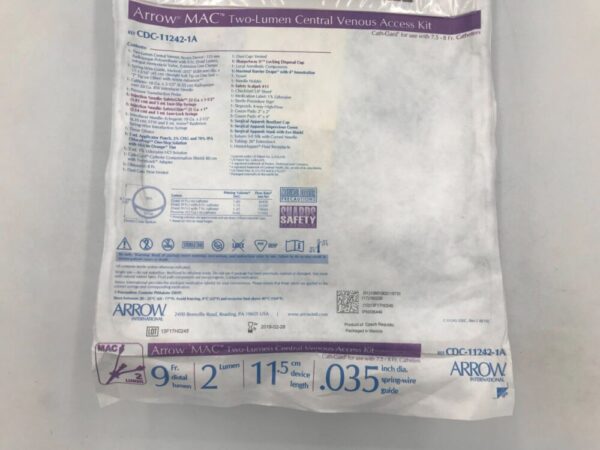 ARROW CDC-11242-1A MAC Two-Lumen Central Venous Access Kit 9F(X)