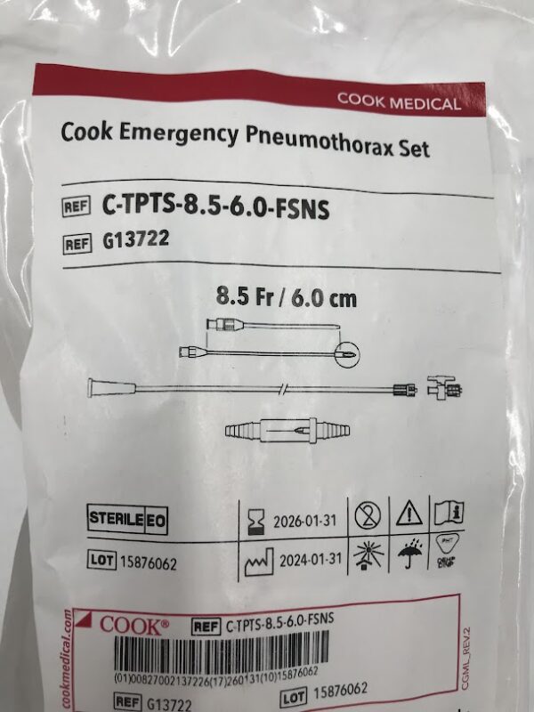 COOK G13722 Emergency Pneumothorax Set 8.5Fr x 6.0cm