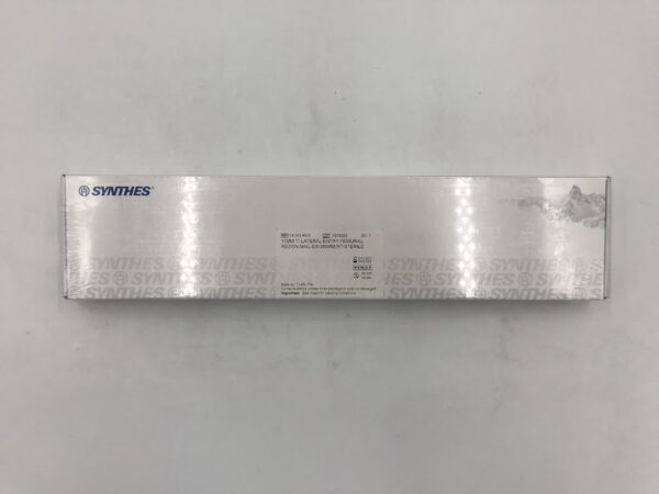 SYNTHES 04.003.452S TI Lateral Entry Femoral Recon Nail-Ex RT 11mm x 360mm (X)