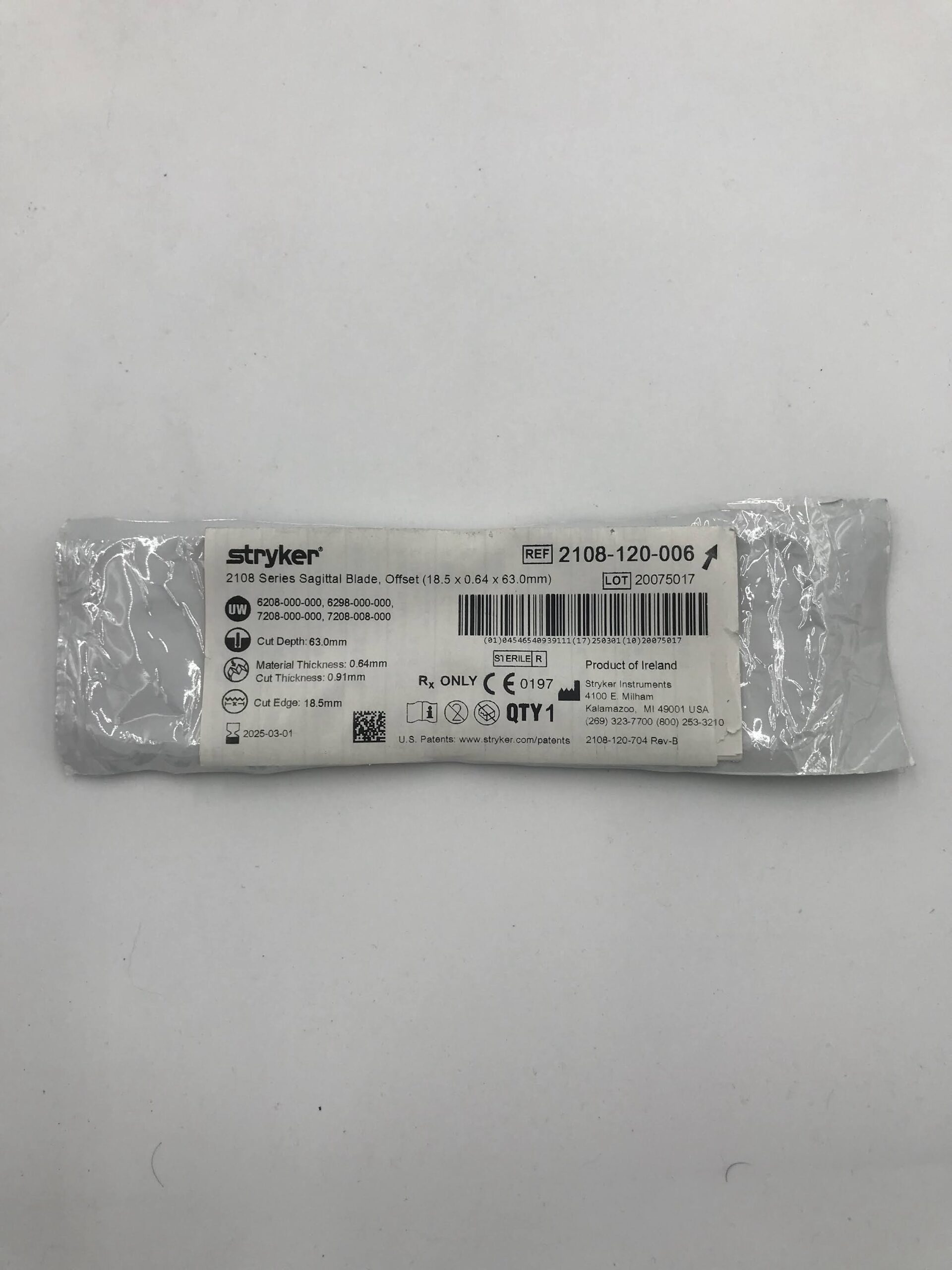 STRYKER 2108-120-006 Heavy Duty Sagittal Blade, Straight, Offset (0.64 x 63.0 x 18.5mm) (X)