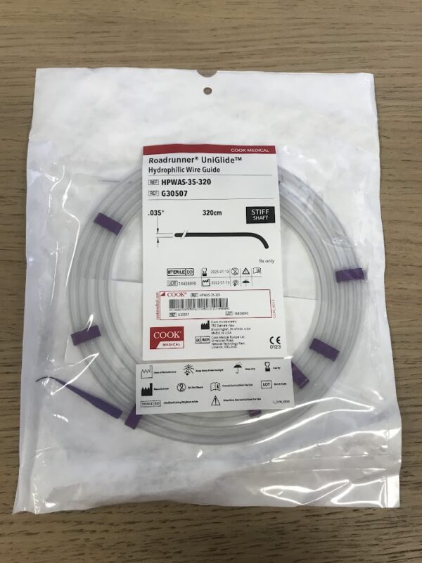 COOK G30506 Roadrunner Uniglide Hydrophilic Wire Guide 0.035" x 320cm Stiff Shaft (X)