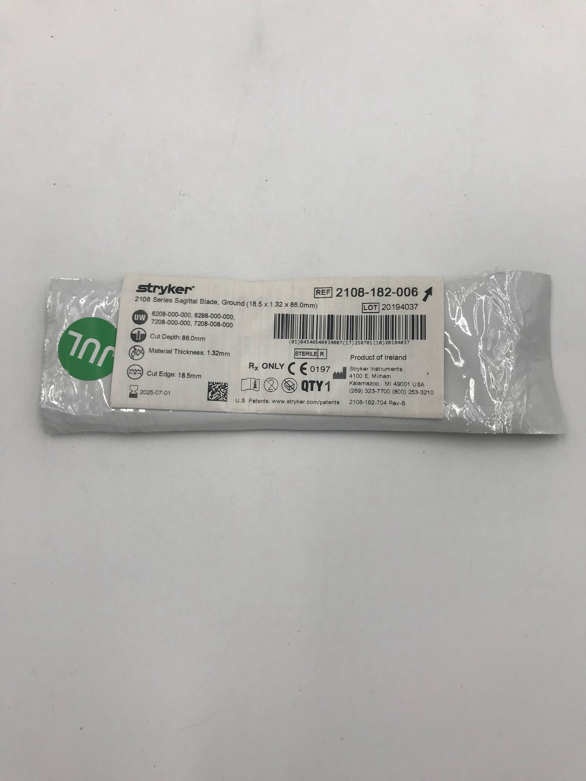 STRYKER INSTRUMENTS 2108-182-006 2108 SERIES SAGITTAL BLADE, NO OFFSET (18.5 X 1.32 X 86MM) (X)